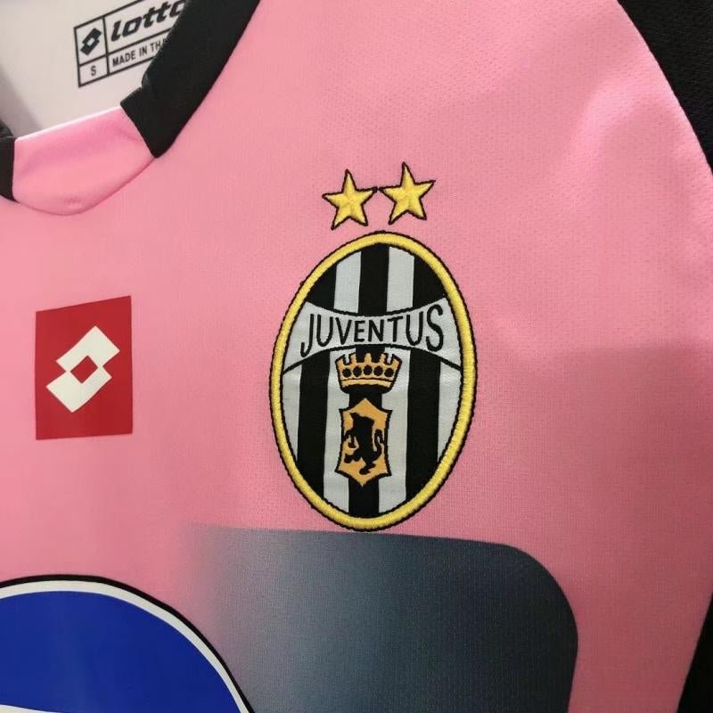 Juventus 2002/2003 Pink Jersey - Retro Jersey Goalkeeper Fan Version