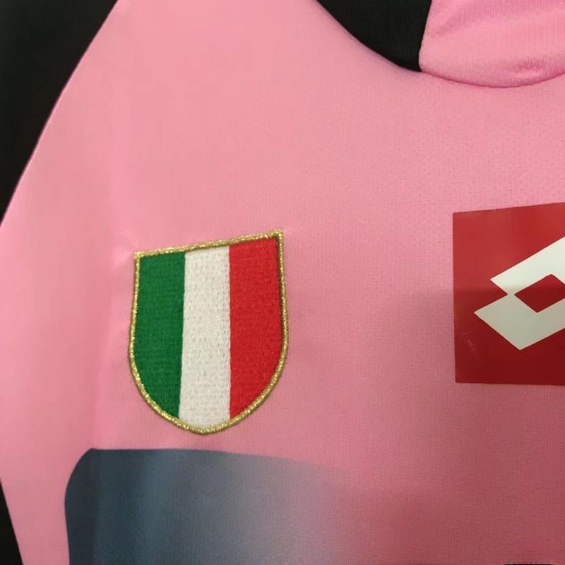 Juventus 2002/2003 Pink Jersey - Retro Jersey Goalkeeper Fan Version
